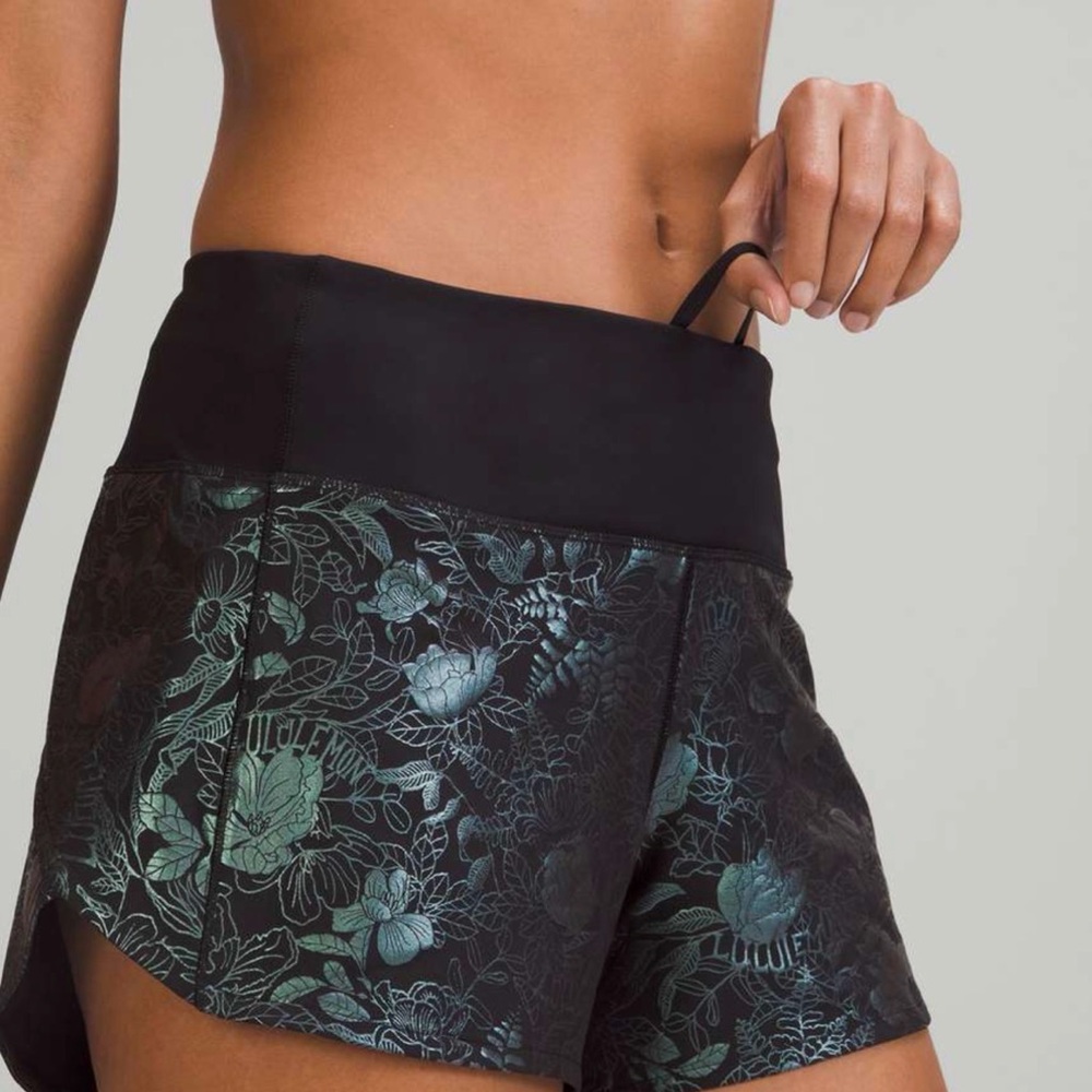 Lululemon Speed Up Mid-Rise Lined Short 4"|Size 6